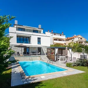 Villa Sun & Sea, Kornić