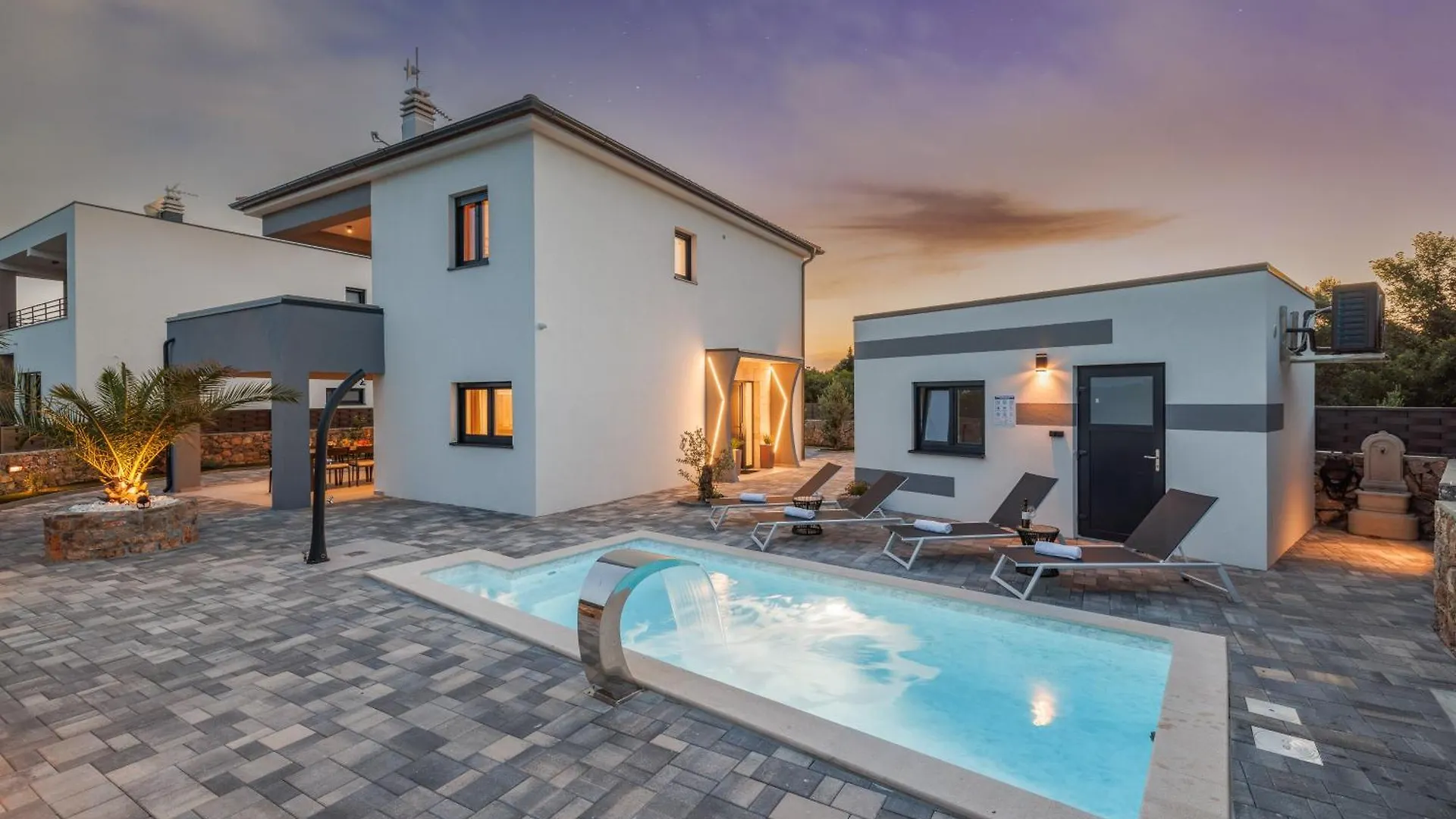 Villa Stanic contacts